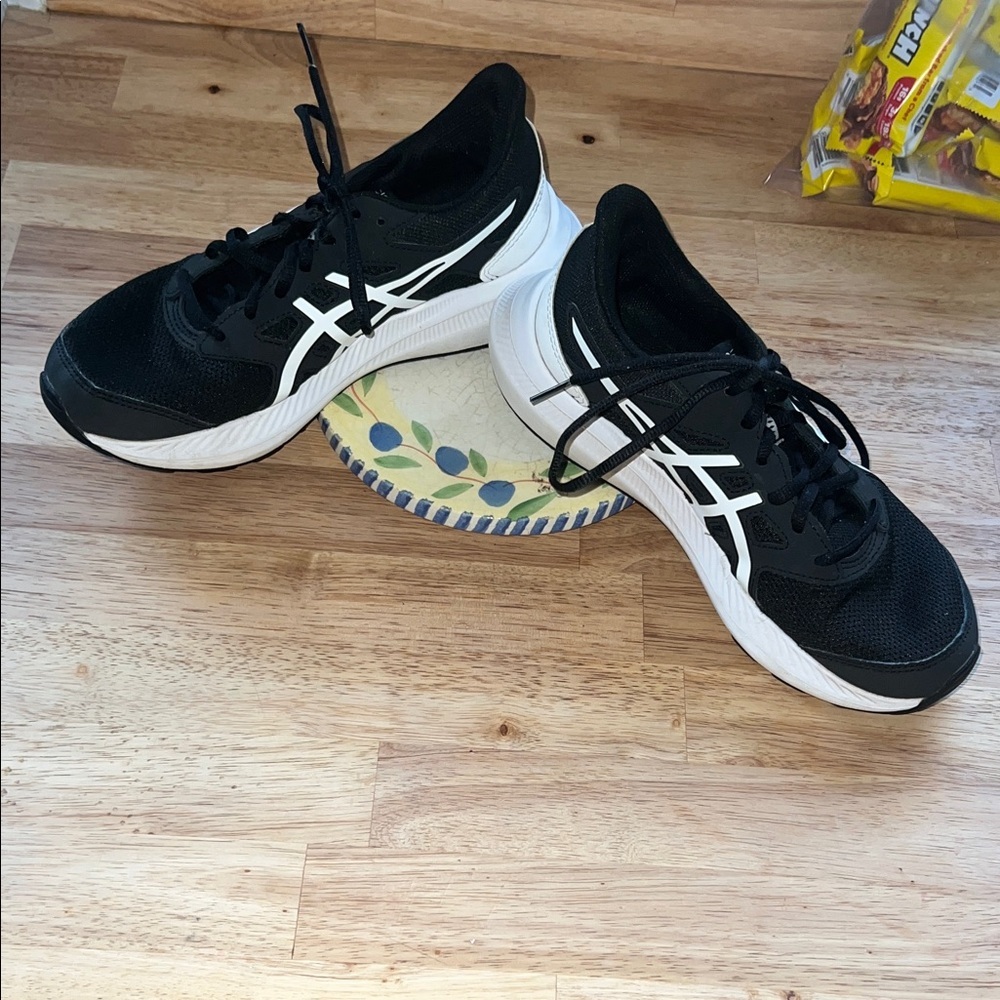 Asics Black and White Men's Running Shoes